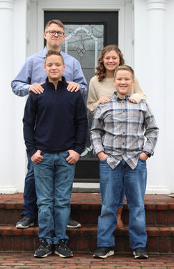 Alex Case Logan Taylor 2020 Christmas_IMG_9642 cropped