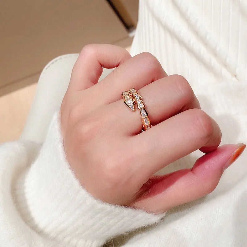 Thumbnail: Abstract Diamond Snake Ring