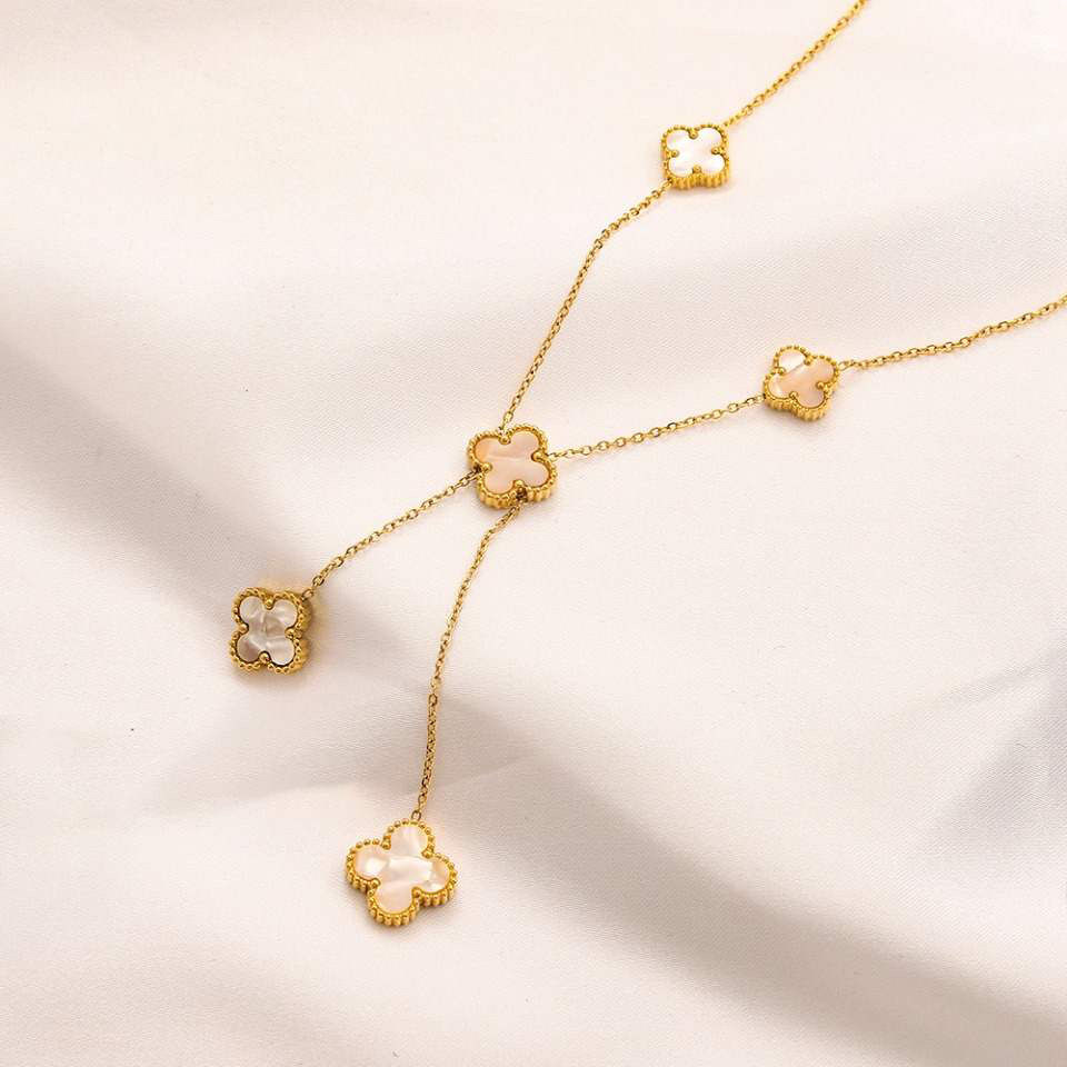 Thumbnail: Van Cleef Double Flower Bomb Chain 