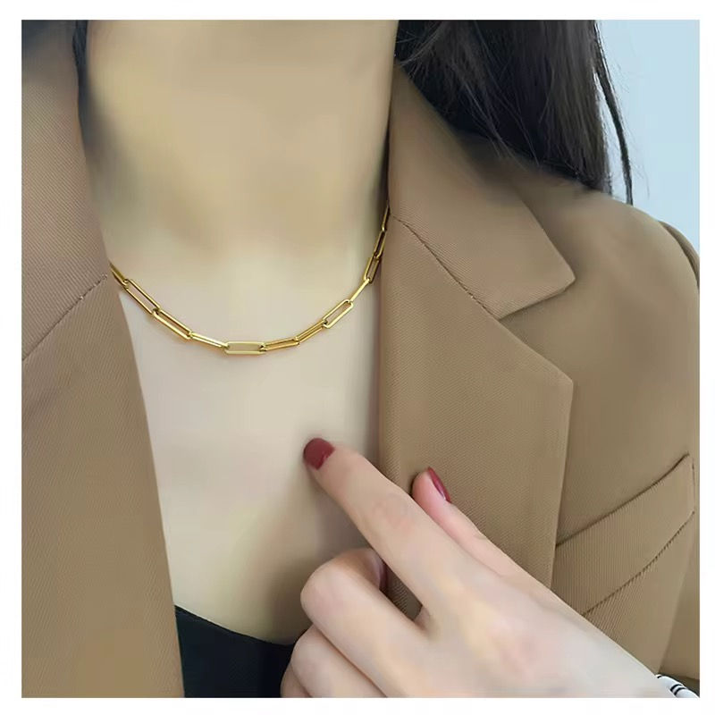 Thumbnail: Paper Clip Link Chain