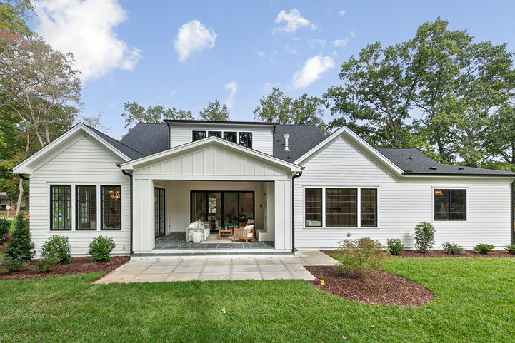 View gallery of outdoor living spaces and patios from luxury homebuilder Halcyon Homes in Raleigh and Winston-Salem NC