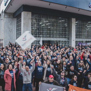 Sintrafi participa do ato de campanha que promoveu abraço ao Banrisul e reafirmou a importância do banco permanecer público