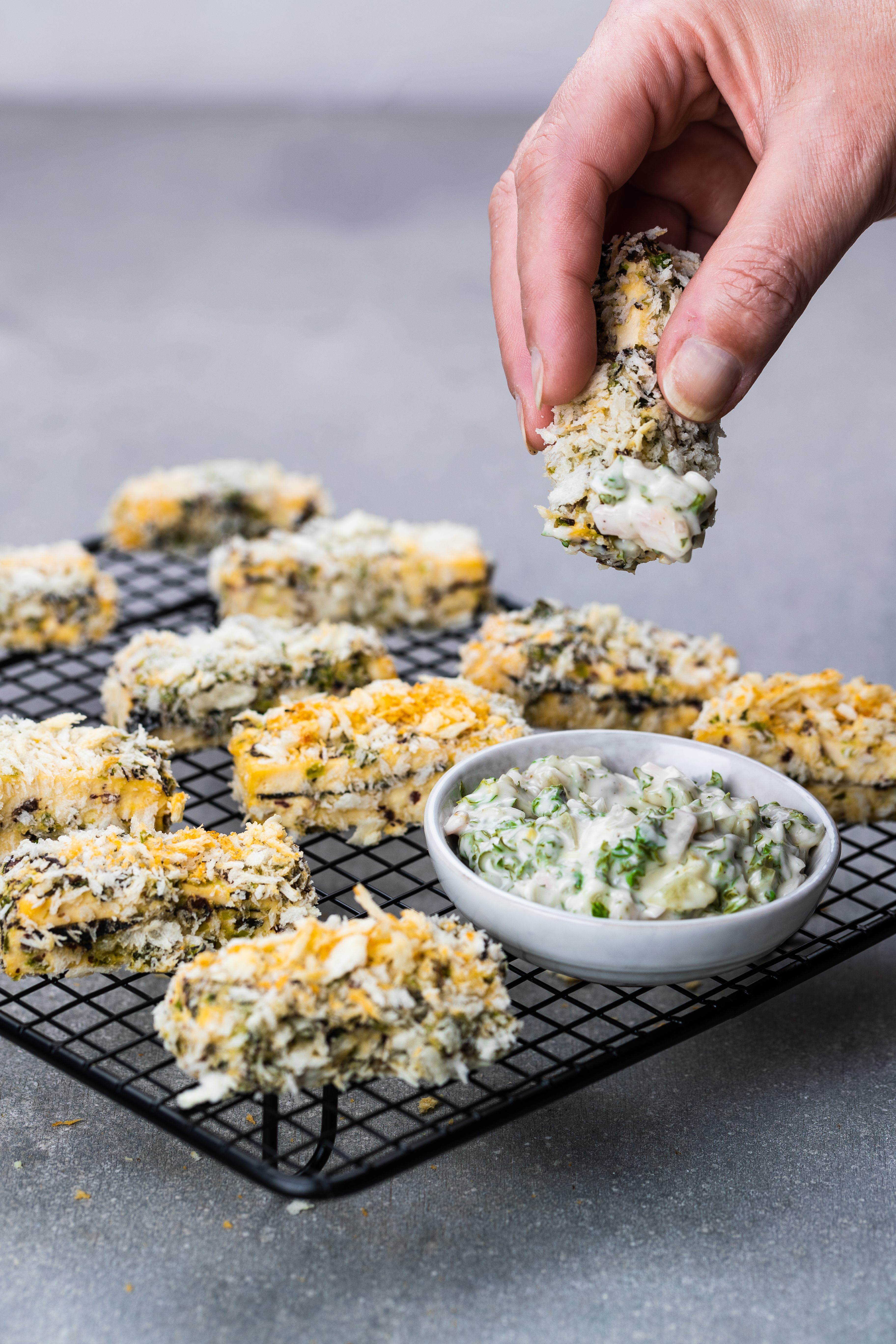 EVA magazine Lente 2019 - kraakt het dan smaakt het - Tofishfingers (the hand, it's me!)