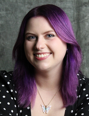 Lexi Lang Headshot.JPG