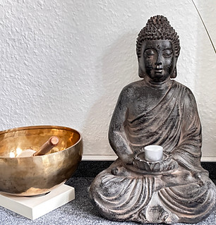 Praxis Buddha Klangschale.jpg
