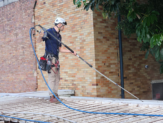 Difficult access pressure washing services in Brisbane
