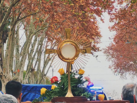 La comunidad de Colonia celebró la Solemnidad de Corpus Christi