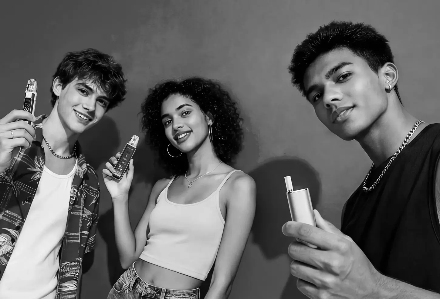 amigos fumando vaper