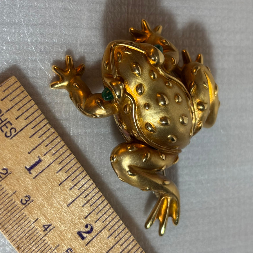 Valentin-Magro-18K-Yellow-Gold-Emeralds-Frog-Brooch-Pendant