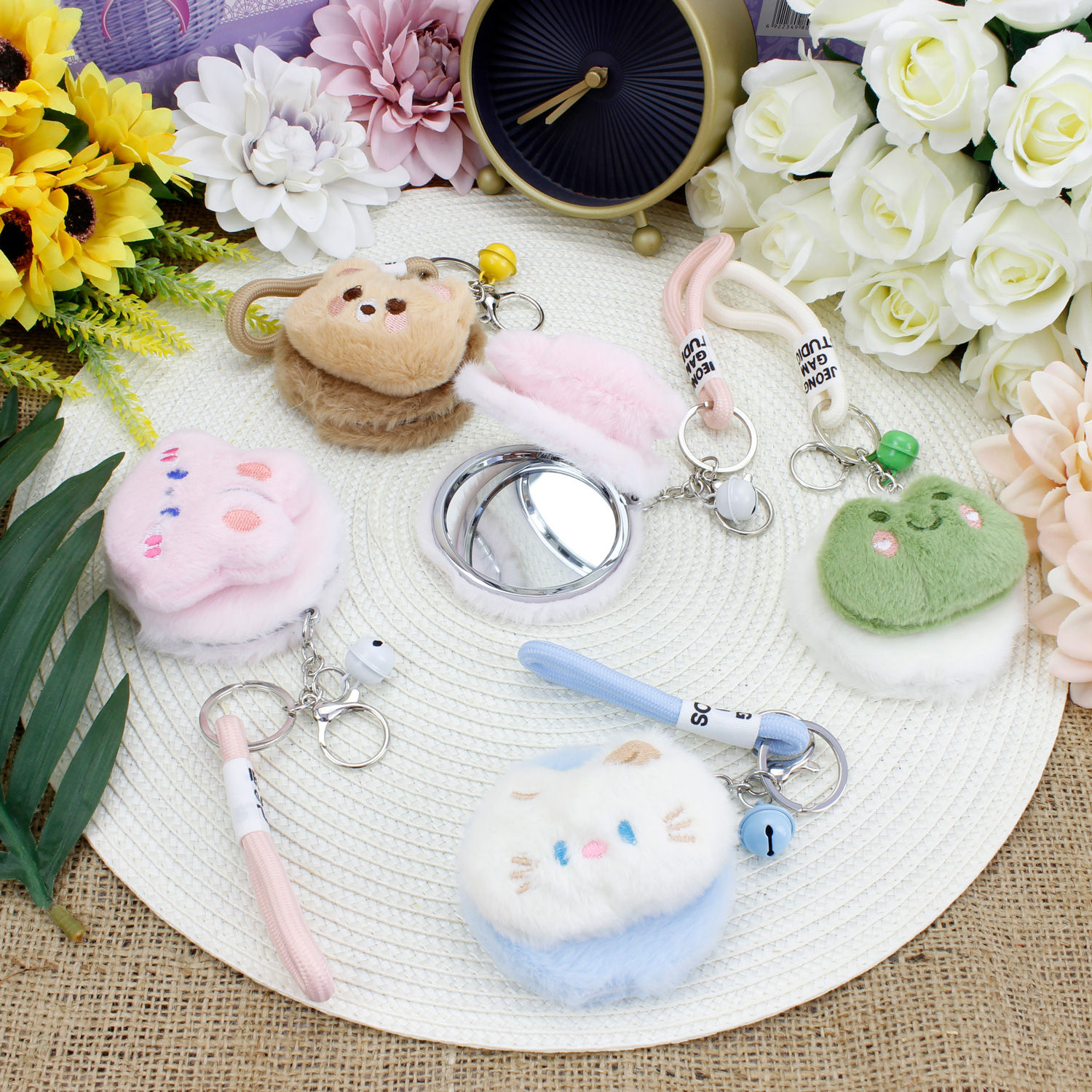 Asorti Hayvan Figürlü Bileklikli Peluş Ayna Anahtarlık