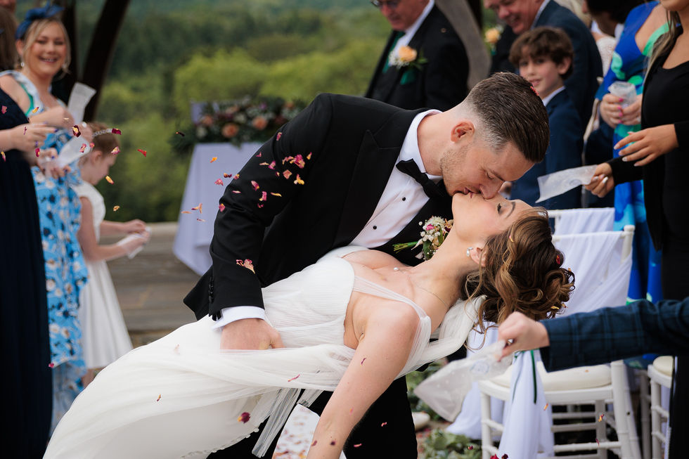 confetti time at this wedding 