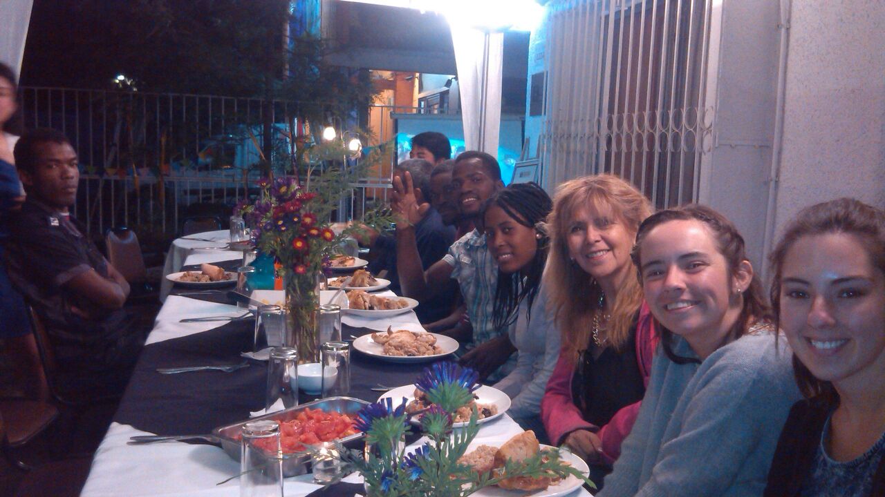 Cena de navidad en la iglesia