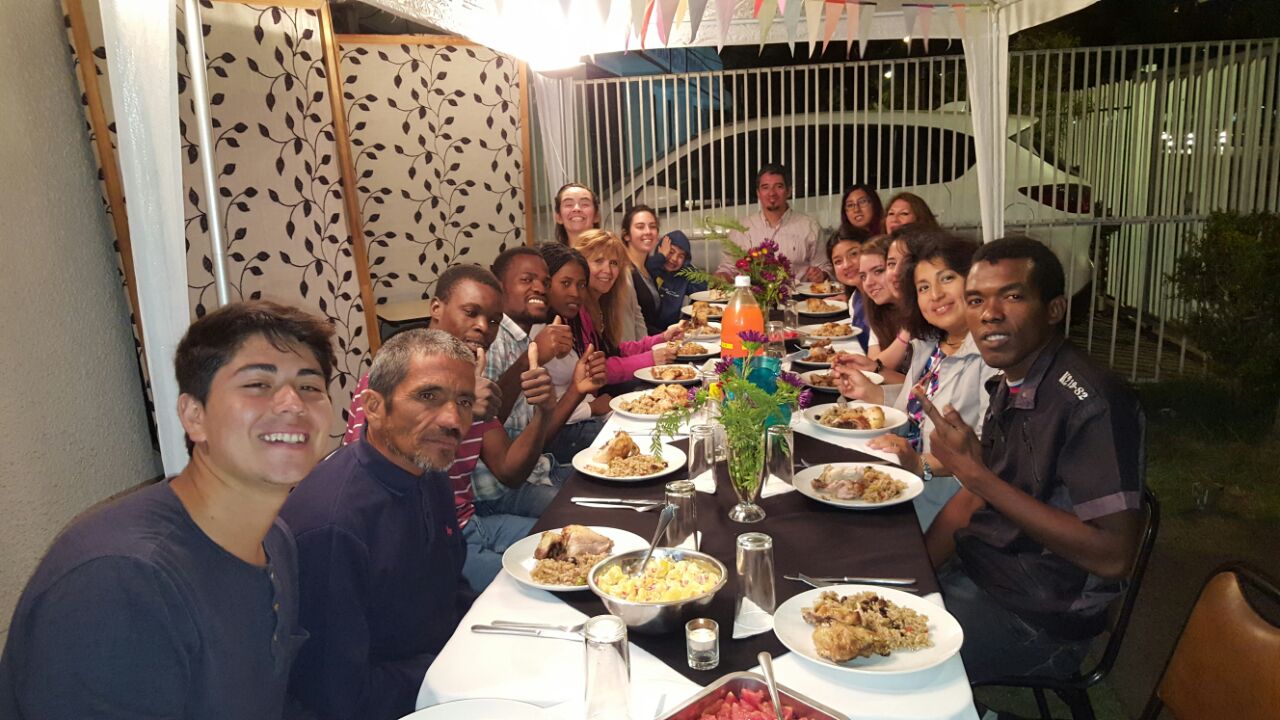 Cena de navidad en la iglesia2