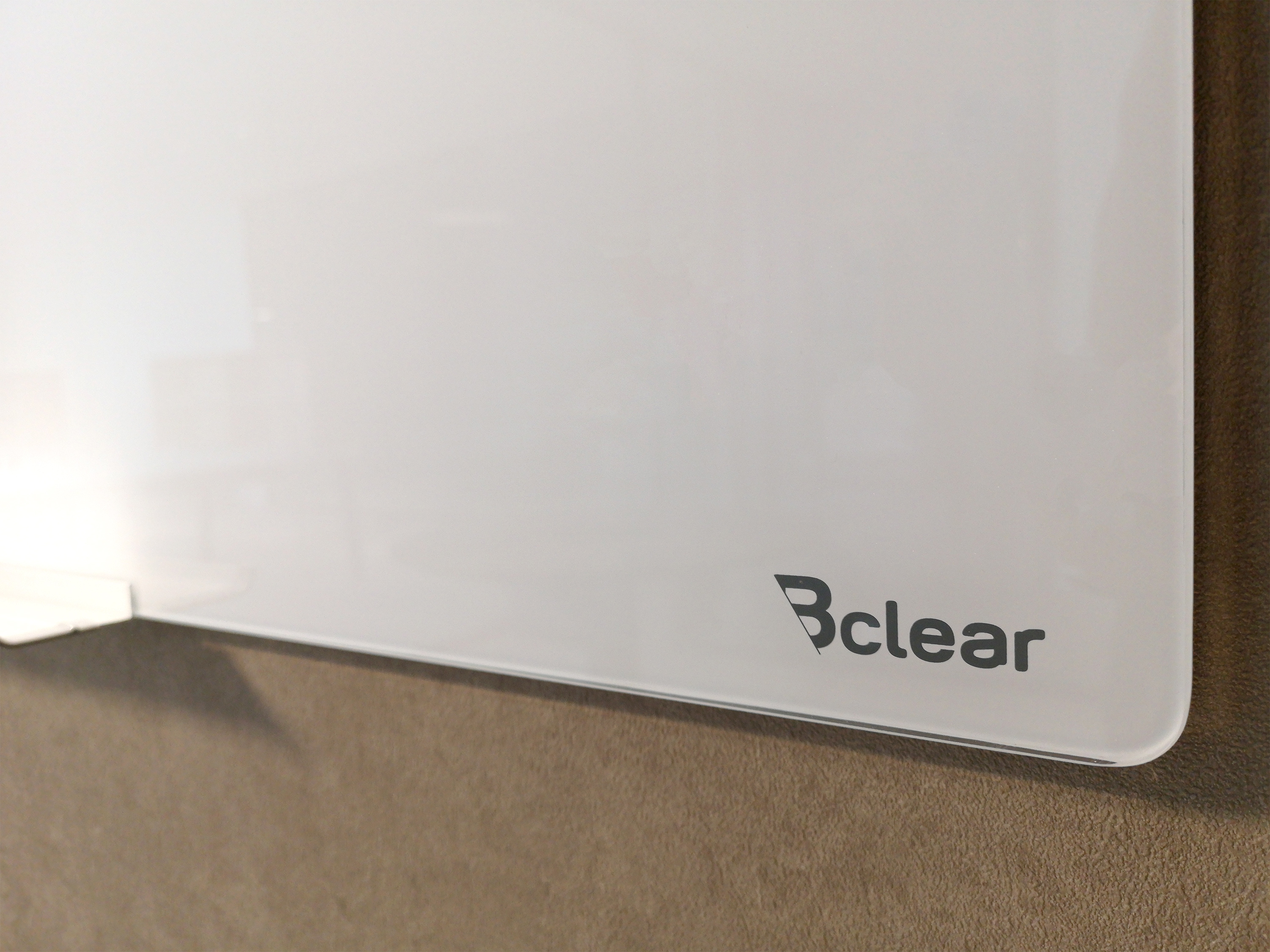 לוח זכוכית מחיק התקנה נסתרת Bclear