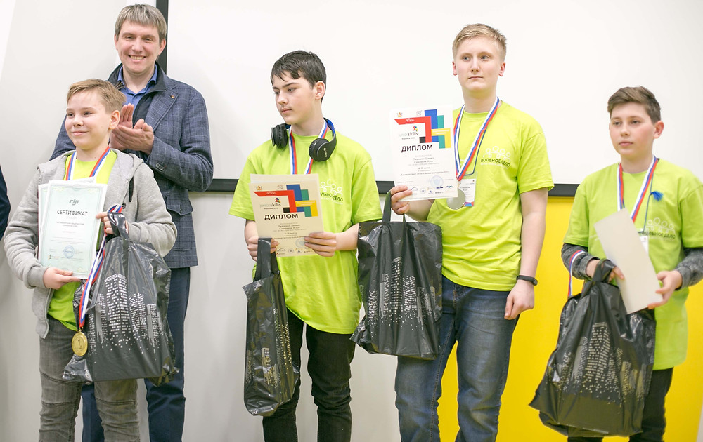ParaGraf.ru | Кванториум-36 JuniorSkils 2018