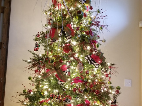 Petals & Potpourri's Secret Recipe to Christmas Tree Decorating
