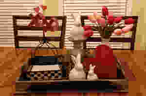 Dining Nook Valentine Decorations