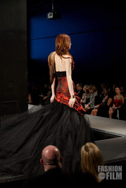 IMG_259429419370779
