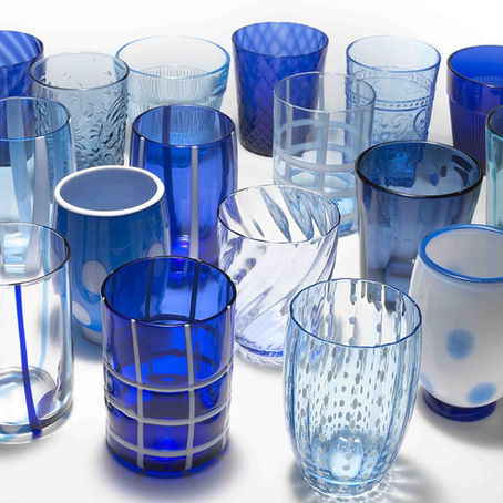 L'INTEMPORALITÉ DU BLEU DANS LES ARTS DE LA TABLE