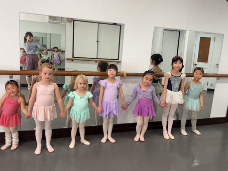 可愛い3歳からのバレエ
