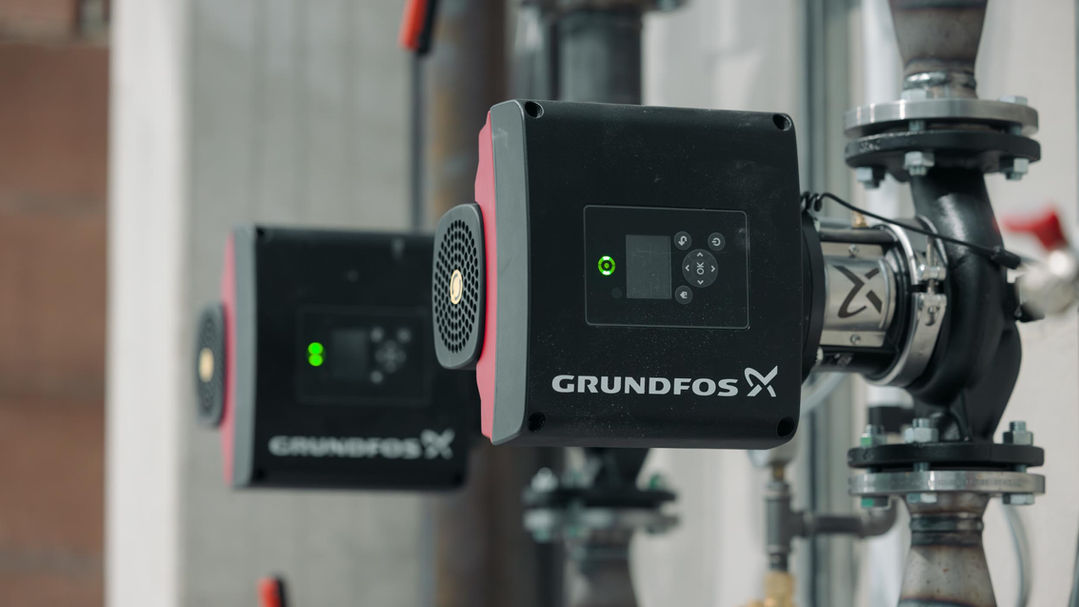 Ein Messgerät an einem Rohr