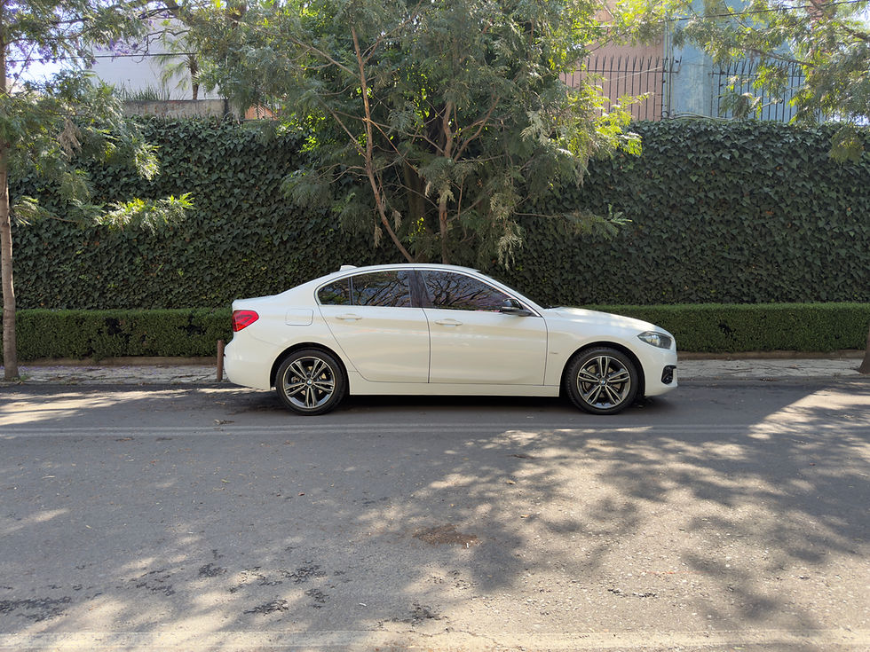 Miniatura: BMW 118i Sport Line