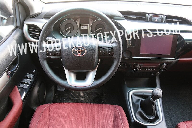 Thumbnail: 2025 TOYOTA HILUX SR5