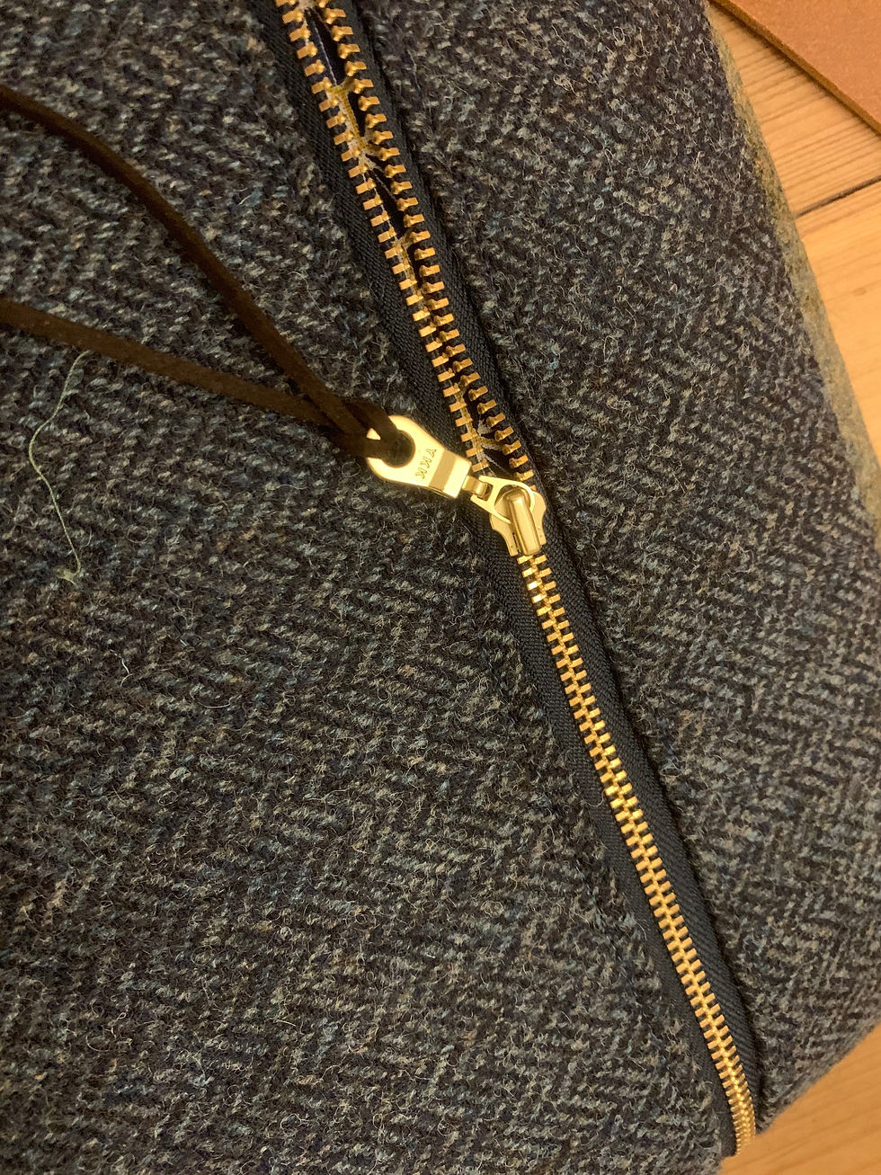 Thumbnail: Added zipper Closure