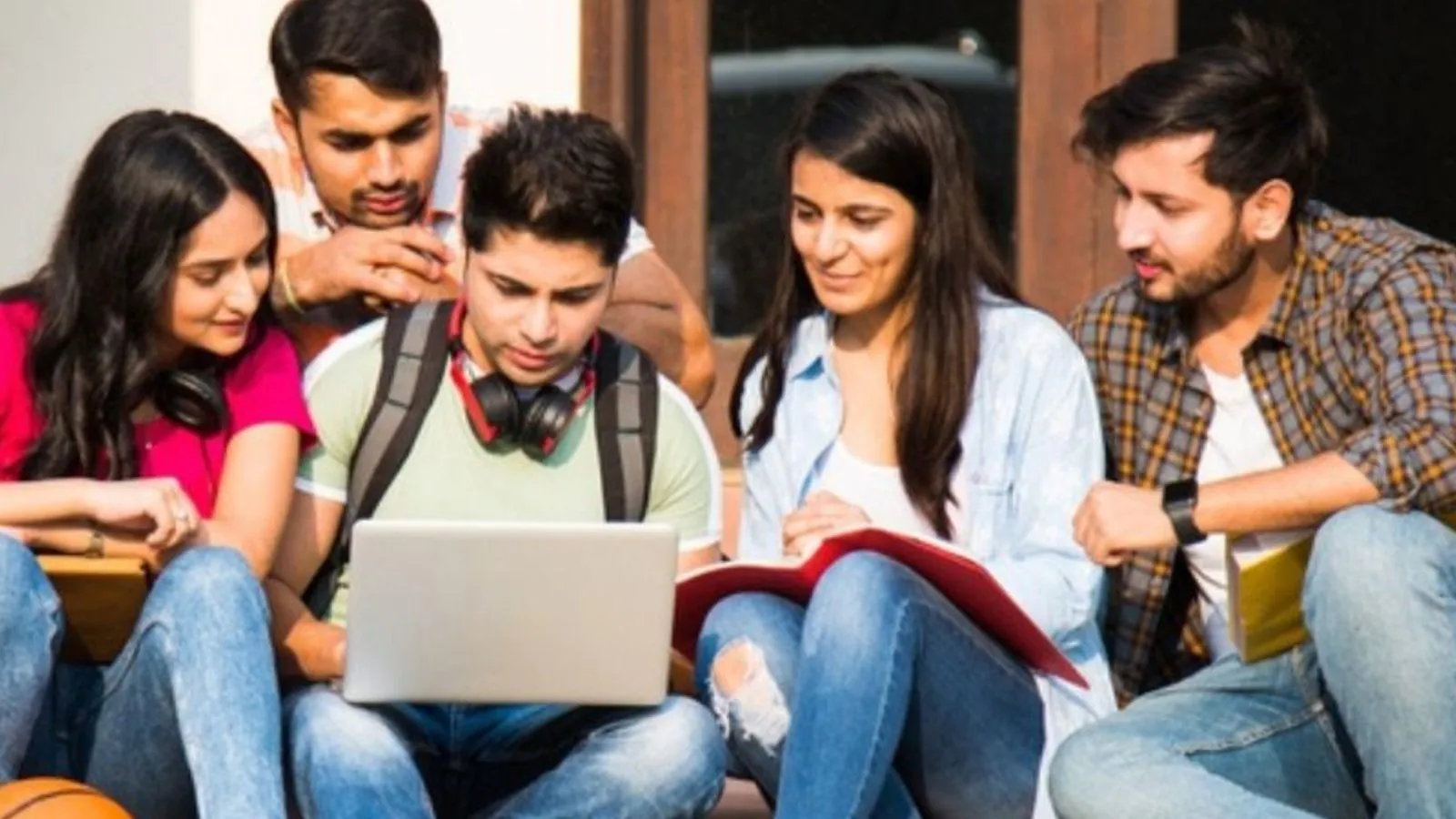 college-admissions-2-165959559416x9.webp