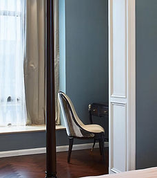 elegant-bedroom-interior_1310085-70047.jpg