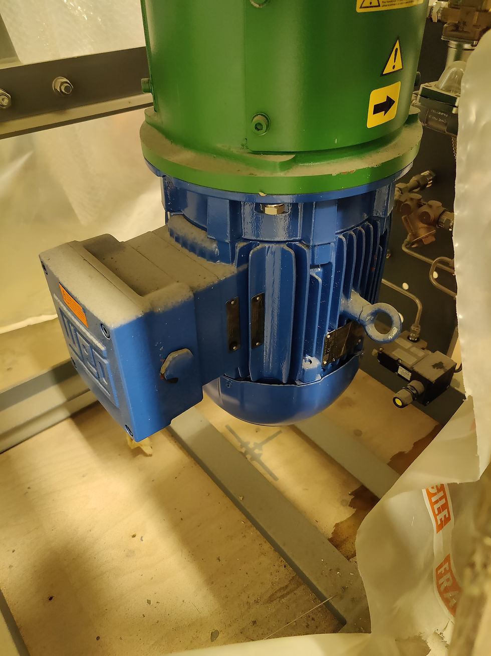 Miniature : Vacuum Pump System-Boc Edward-DPS 160