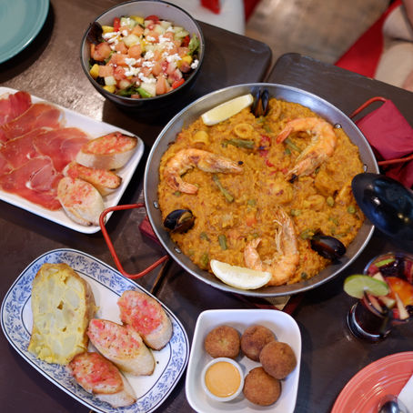 Spanish Eating Customs: Meals