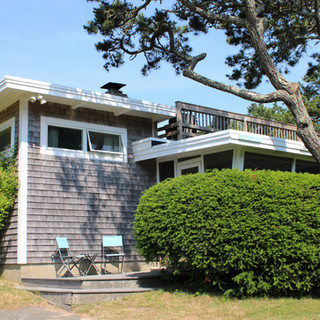 Sea View six person beachside cottage rental