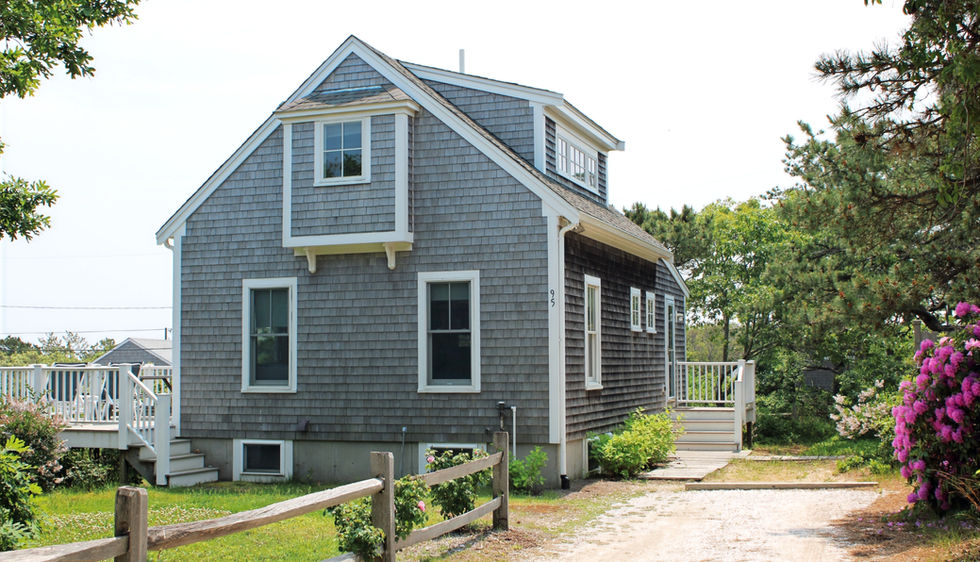 95 Rockwell Ave five person oceanside cottage with deck