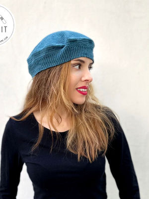 Béret au Crochet – Patron PDF avec Fil Merino Lace 400 de Lang Yarns.
Créez un accessoire intemporel et élégant avec ce béret au crochet, parfait pour toutes les saisons ! Réalisé avec le luxueux fil Merino Lace 400 de Lang Yarns, ce modèle garantit un résultat doux, léger et confortable. Ce fil 100 % laine mérinos, connu pour sa finesse et sa chaleur, est idéal pour des créations délicates et raffinées.
Le patron au format PDF vous guide pas à pas, même si vous êtes débutant(e), grâce à des explications claires et détaillées. Avec ce projet, vous explorerez des techniques de crochet plaisantes tout en confectionnant un accessoire chic à porter ou à offrir.
Ajoutez une touche personnalisée en choisissant parmi les superbes coloris disponibles dans la gamme Merino Lace 400. Associez votre créativité à ce patron et obtenez un béret unique qui reflète votre style.
👉 Modèle crochet gratuit disponible en tutoriel pas à pas sur YouTube.
👉 Patron crochet PDF disponible en téléchargement dans la boutique en ligne.
#lecrochetdeplume