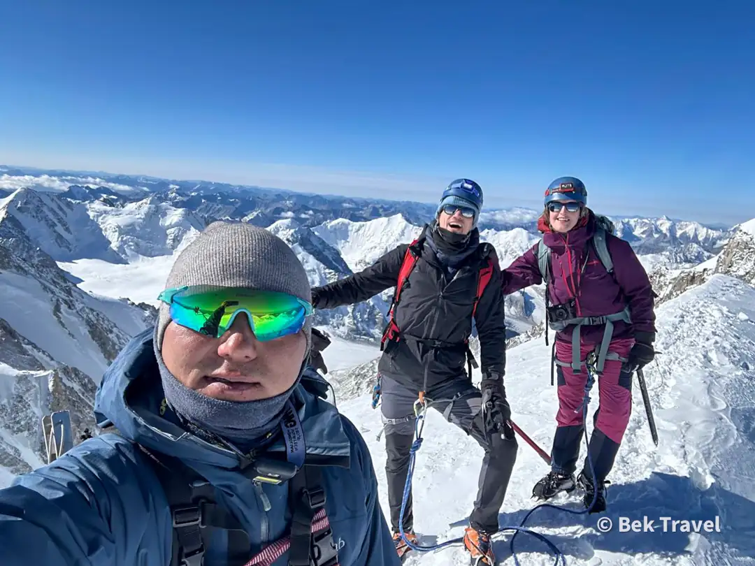 Bek Travel Guests at Khüiten Peak (4,374m)