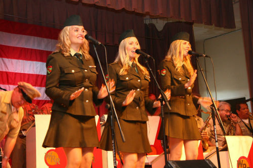 Wartime Radio Revue