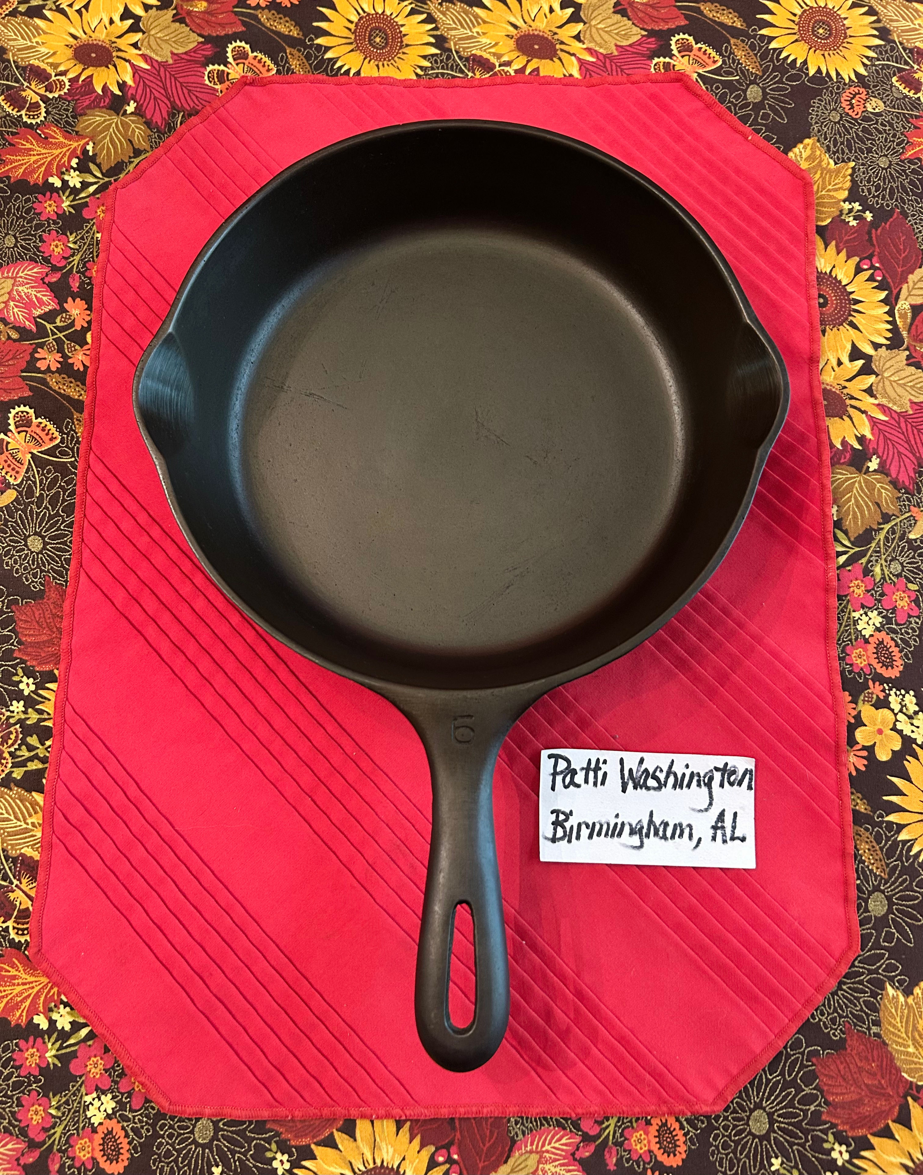 Vintage unmarked Wagner #6 cast iron skillet