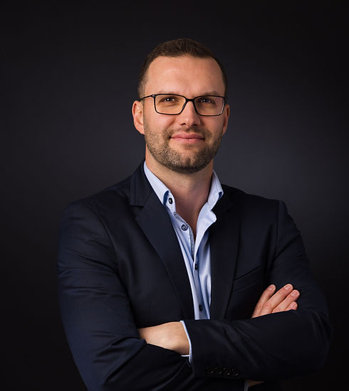 Salvatore Mortilla Fiduciaire Neuchâtel_edited.jpg