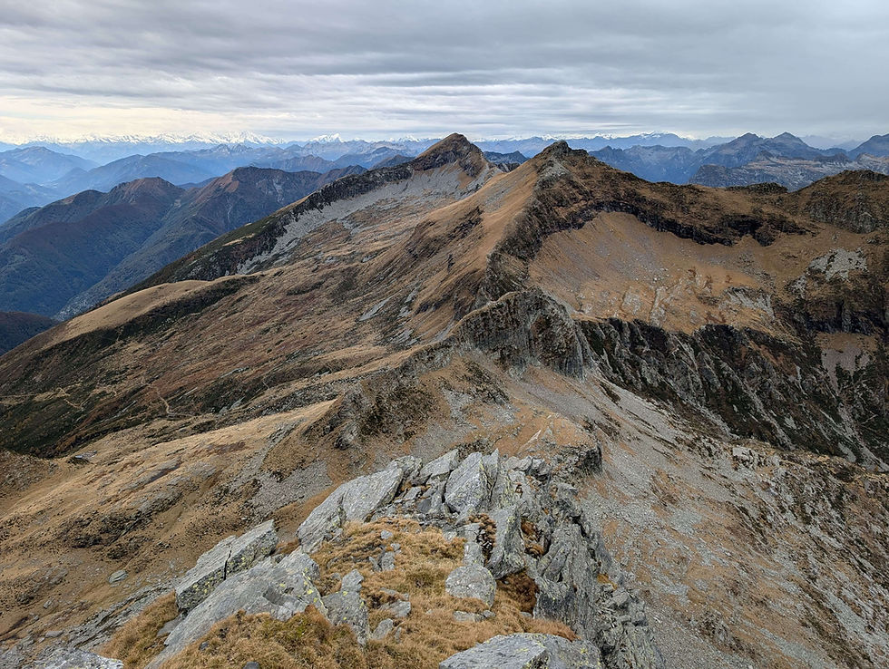 The outlook from Cima dell'Uomo was just spectacular! Looking towards the Pizzo di Vogorno, which is the big mountain in the middle on the left