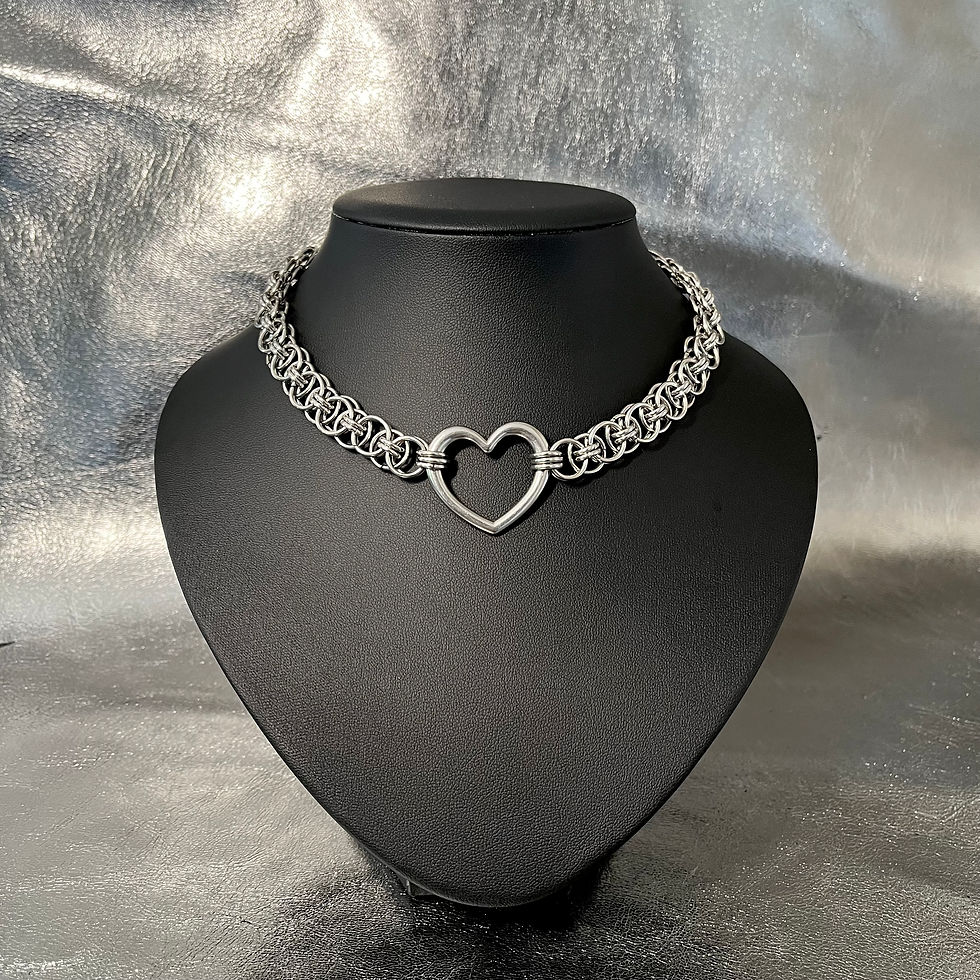 Miniature : CHOKER IRON HELMYHEART