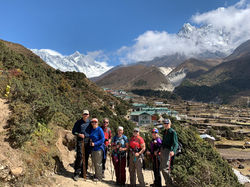 2018 Team on EBC trek trail