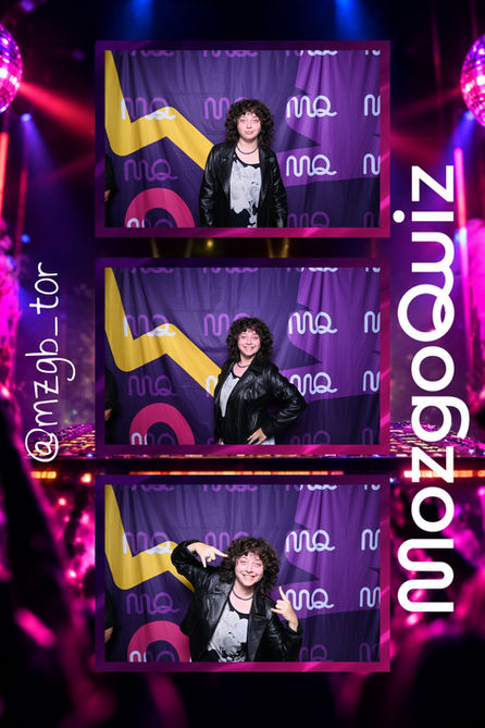 Solo guest trying different poses in a three-frame vertical MozgoQuiz photo strip.