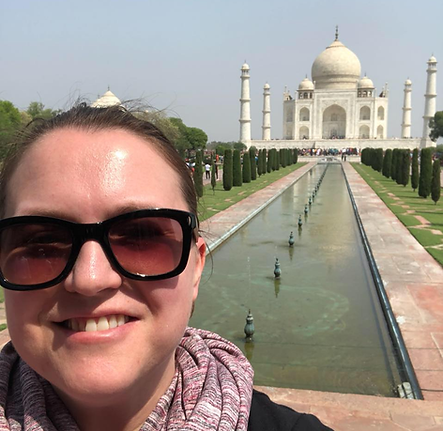 Katie in front of Taj Mahal