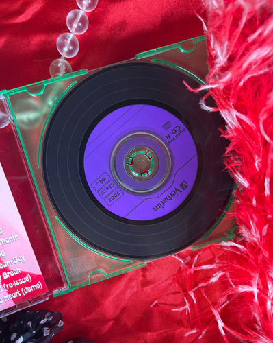 Razzle Dazzle CD | Thekneehis