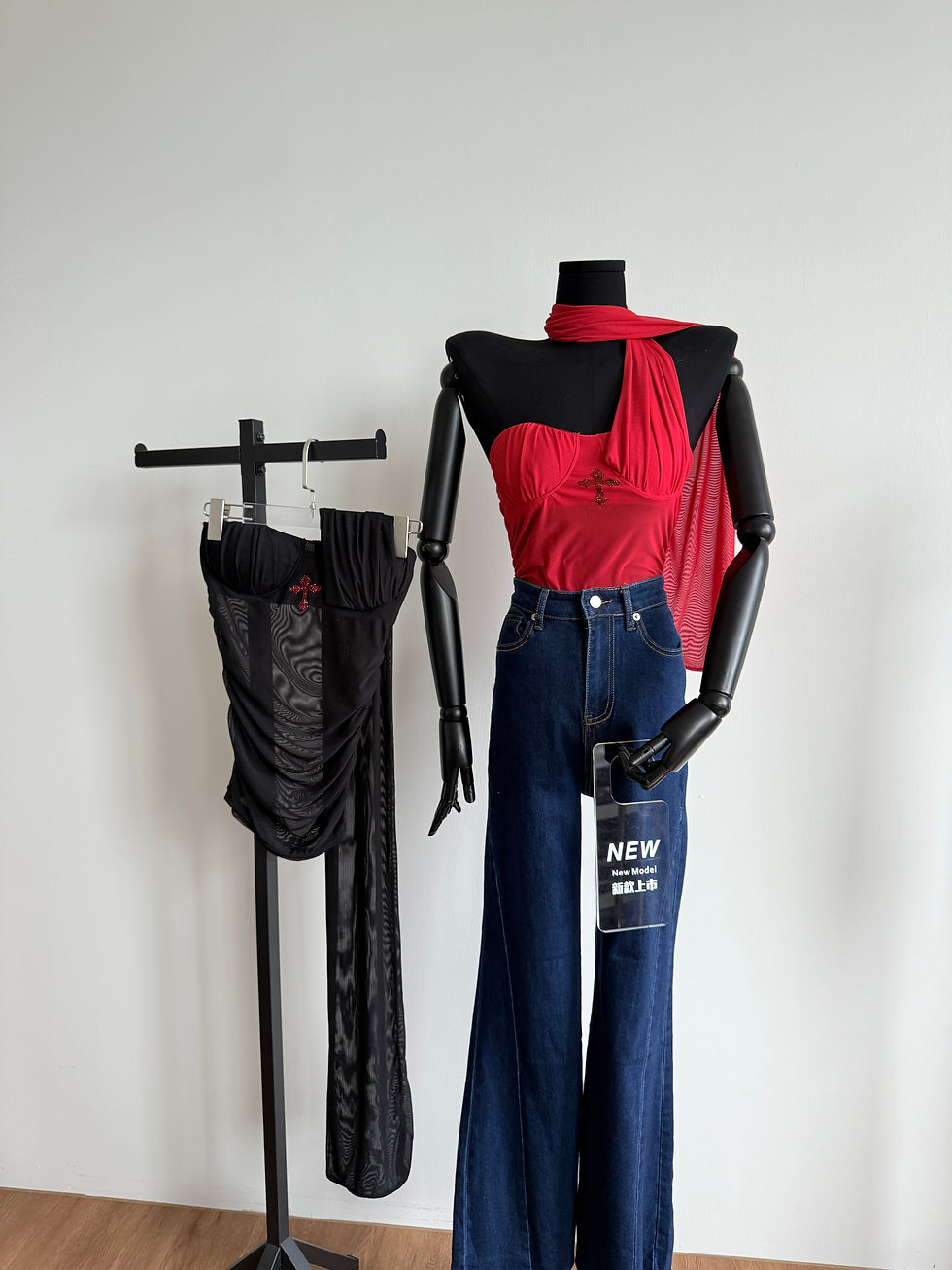 Thumbnail: T0660F 丝巾设计透纱马甲上衣