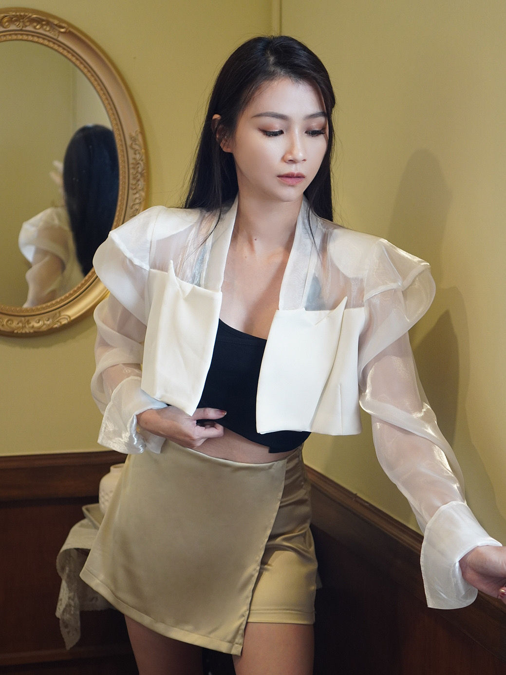 T0461F 肩垫薄纱设计西装短版外套 RM89