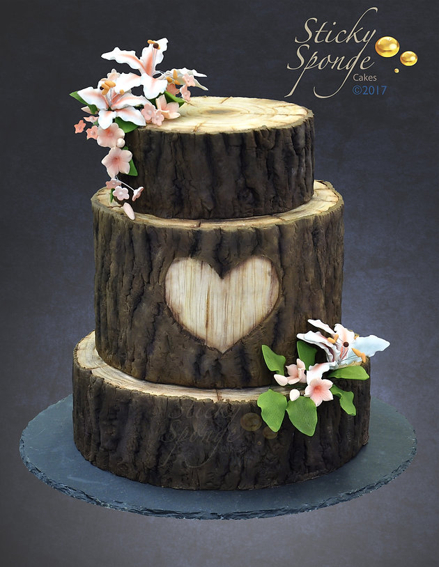Back to nature with a rustic wood cake
