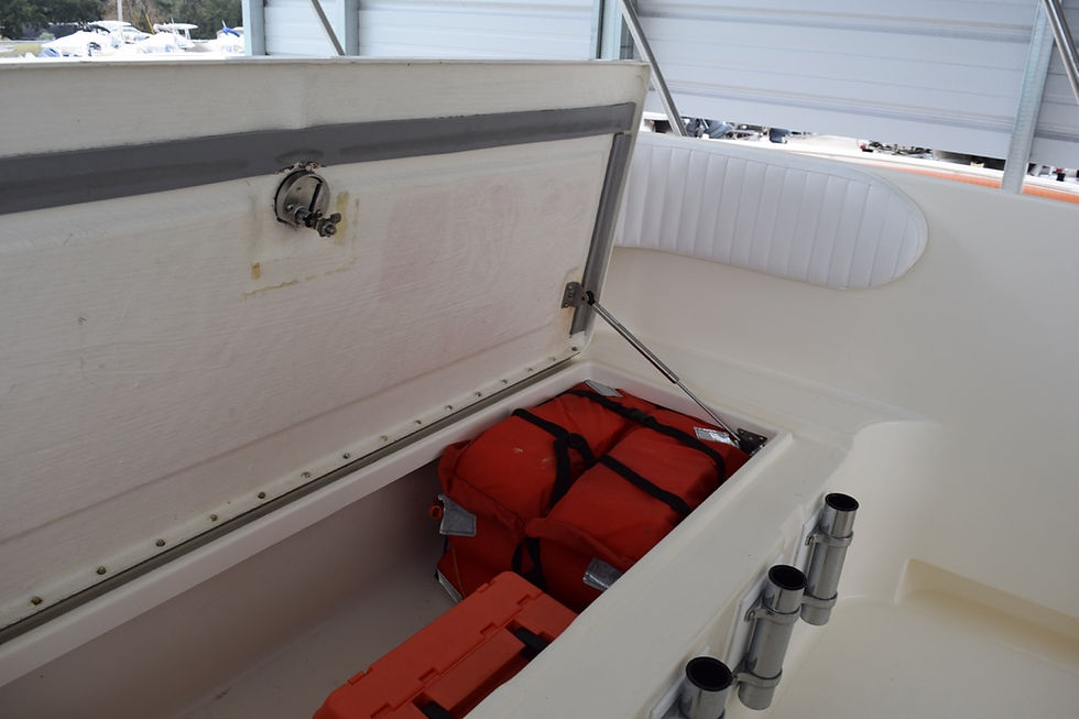 Thumbnail: 1998 World Cat 266 SF Center Console