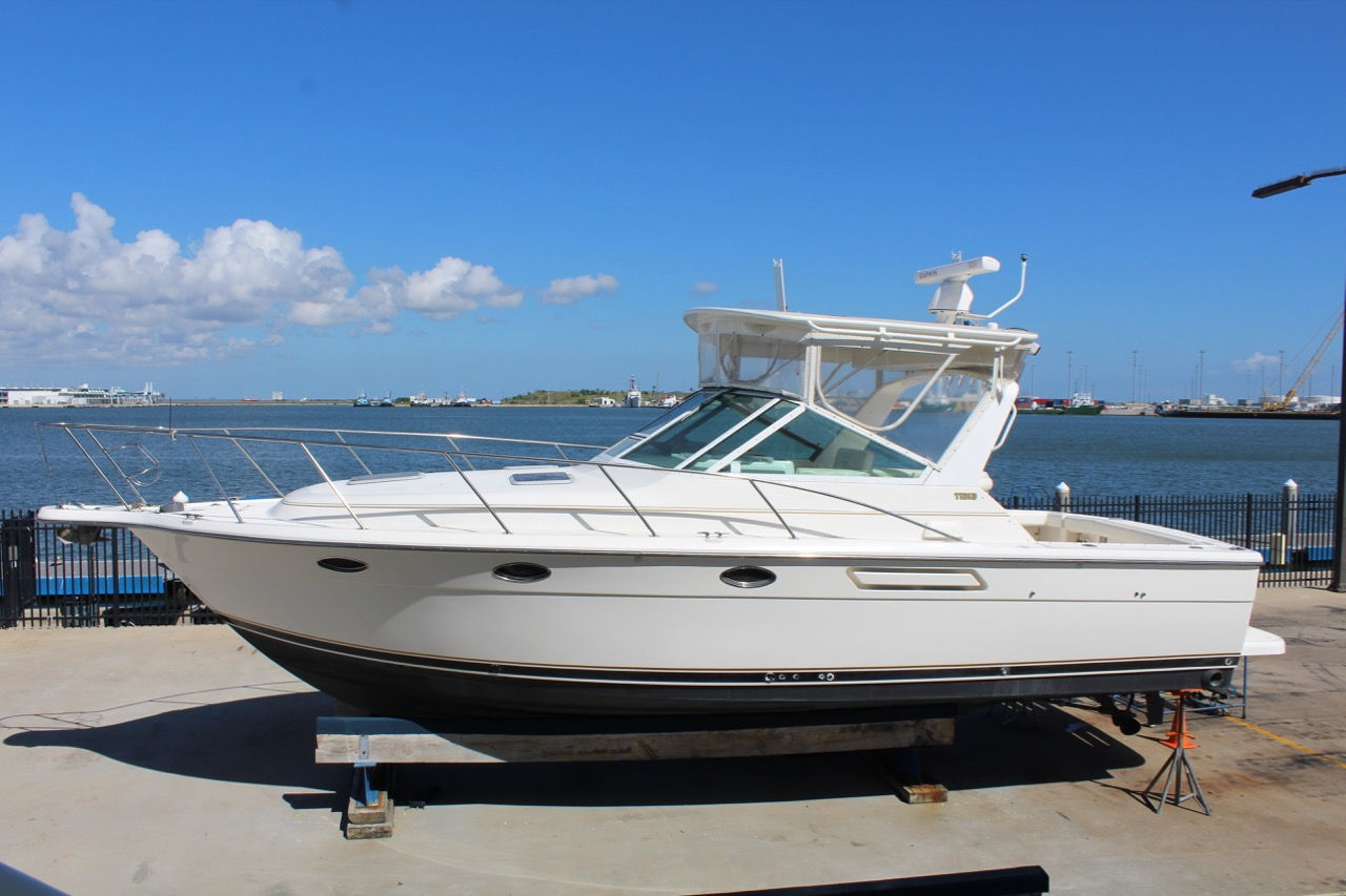 1999 Tiara 3100 Open